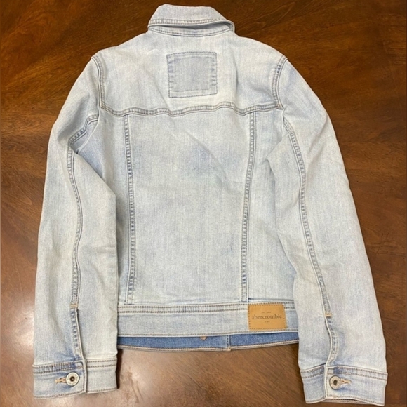 Abercrombie Kids Girls Denim Patched Jacket In Light Wash Size 9 / 10 - Picture 6 of 12